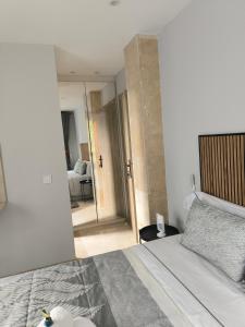 HABITACION CON HERMOSAS VISTAS A BILBAO