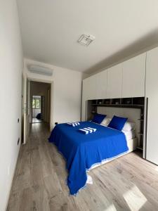 Azzurro Sea View Apartment with Parking and Balcony 5 min Walk to Beach