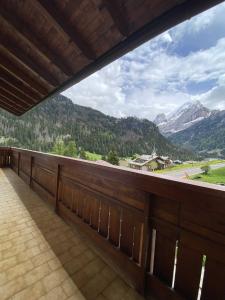 Appartamento con 2 Camere da Letto e con Vista Montagna