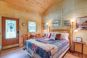 Lake Butler Cabin on 5 Acres with Fire Pit!