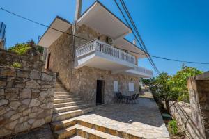 Villa Asllani ap3