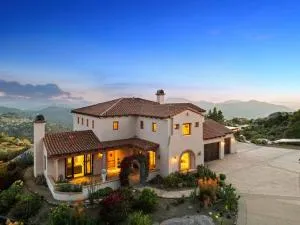 Mediterranean Haven with Views in Escondido - 埃斯孔迪多