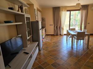 Casa La Ferula apt2 vicino al mare e Taormina con balcone