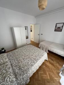 Madrid - Объекты без категории в городе Мадрид