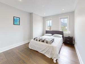 Custom & Luxurious Residence