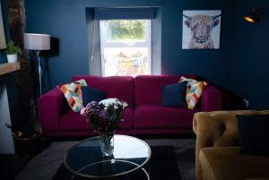 The Wave Cottage - 3 Bedroom with off road Parking for 3 Cars or Vans & EV point