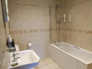 Feathers Hotel Bar and Restaurant