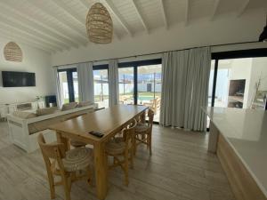 Casa Mercedes, casa privada a estrenar alquiler todo el año, con pileta climatizada solar de noviembre a marzo