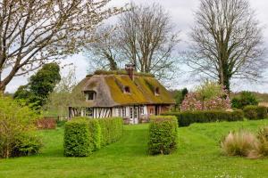 Maisons de vacances Deux Chaumieres Normandes : Maison 4 Chambres