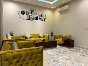 شقة ارضية بمدخل مستقل غرفة وصالة النرجس 2