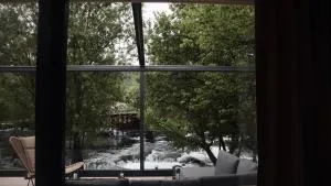 Waterfall Glamping Cabin - Praščijak