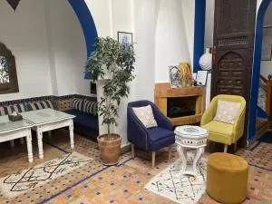 艾莎庭院旅馆  - 艾西拉