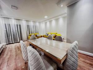 شقة فندقية داخل بيفرلي هيلز الشيخ زايد رقم هاتف صفر صفر اتنين صفر واحد واحد صفر اتنين اربعه ثلاثه صفر 222