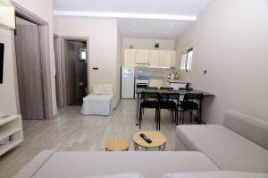 Villa Yvonne by EY Villas