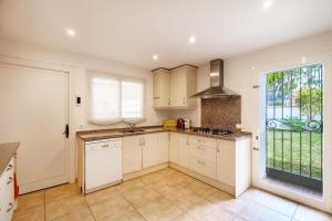 Andalusian Villa by the Beach!