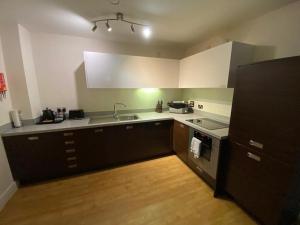 KCS Birmingham City Apartment with BalconyParking