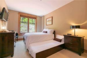 Big Horn Lodge 208 by East West Hospitality