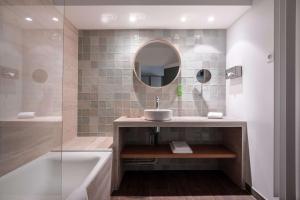 Hotels Best Western Plus l'Oree Paris Sud : Chambre Familiale