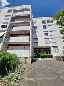 Appartements Vaste studio 10 min ORLY 20 min Paris by RER B : Studio avec Balcon 