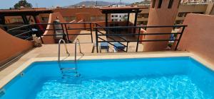 Homes of Spain, Apartamentos Paraíso Vera Playa, Ed Palmerston, Atico A con piscina privada y vistas al mar, 50m de la playa, WIFI