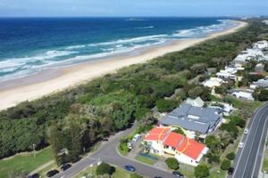 Beachfront 1BR, Loft - Surf, Cafe, Relax