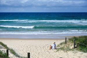 Beachfront 1BR, Loft - Surf, Cafe, Relax