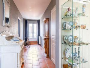Maisons de vacances Mansion in Buzet-sur-Tarn with Pool & River : photos des chambres