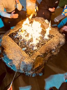 Sport Court! Hot Tub! Putting Green! Bunk Room!