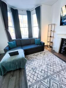 Stylish Westbrook Apartment