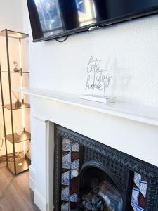 Stylish Westbrook Apartment