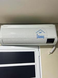 Ap Elegante e pratico com ar, ao lado do Aeroporto