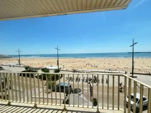 Appartement 4 pièces avec balcon face mer, proche plage et commerces, idéal famillies - FR-1-197-199 - 莱萨布勒-多洛讷