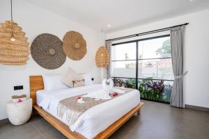 Villa Valentina - Luxury 2BR with Pool and Rooftop in Quiet Area of Canggu