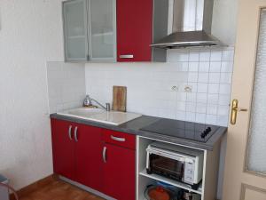 Appartement T4 proche plage et commerces, 80m2, 6 pers, lave-linge, TV - FR-1-797-23