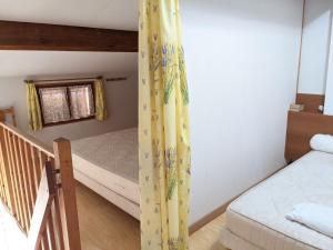 Villas Charmante villa T2 mezzanine avec cour, jardin, veranda, barbecue et parking prive, proche plage et commerces - FR-1-797-2 : Villa