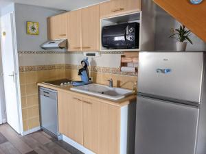 Belle villa climatisée T3 avec mezzanine, jardin arboré, garage et à 900m de la plage, 67 personnes - FR-1-797-36