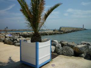 Appartement T2 Front de Mer avec Balcon et Parking – Confort et Activités à Proximité - FR-1-797-37