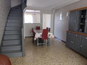Villa T3 climatisée, 57m², 56 pers, proche plage, rénovée, terrasse, parking, quartier animé - FR-1-797-48