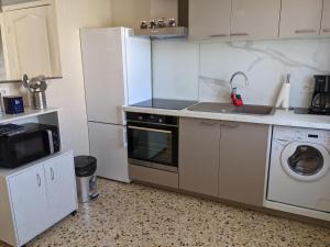 Villa T3 climatisée, 57m², 56 pers, proche plage, rénovée, terrasse, parking, quartier animé - FR-1-797-48