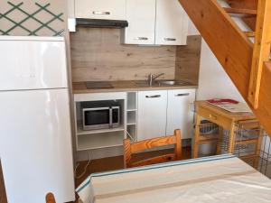 T2 Mezzanine à 250m de la plage pour 45 pers avec Parking et TV - FR-1-797-31