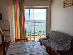 T2 Mezzanine à 250m de la plage pour 45 pers avec Parking et TV - FR-1-797-31