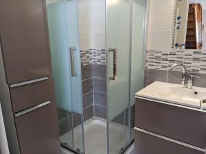 Superbe villa T4 confort avec cour, proche plage - 6 Pers. Parking - FR-1-797-47