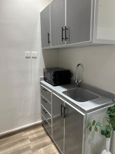 Elegant and quiet studio for smart entry