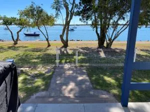 Beachcomber - Burrum Heads - Riverfront - 2BR - Pets Welcome - Woodgate