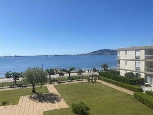 Beau T1 climatisé avec cuisine équipée et balcon - Balaruc-les-Bains - FR-1-553-265