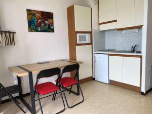 Beau T1 climatisé avec cuisine équipée et balcon - Balaruc-les-Bains - FR-1-553-265