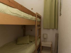 Le Lavandou, Location T2 Cabine pour 4 personnes, vue mer - FR-1-803-48