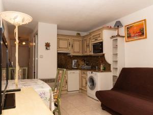 Le Lavandou, Location studio cabine pour 3 personnes, face mer - FR-1-803-15