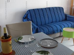 Mazet T3 avec jardin, terrasse et piscine, climatisé, 4 couchages, parking privé, Le Lavandou - FR-1-803-45