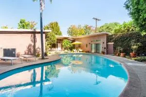 Bixby Beauty 50s Mod Long Beach - Paramount